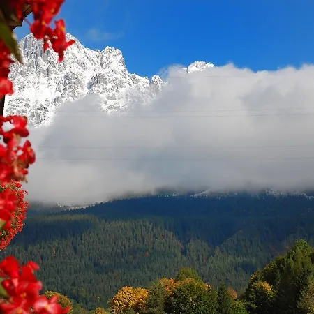 לינה וארוחת בוקר Mirabelle אלמאו