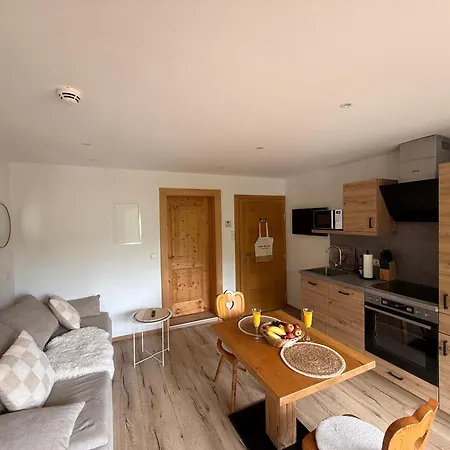 Mirabelle Bed & Breakfast 3*