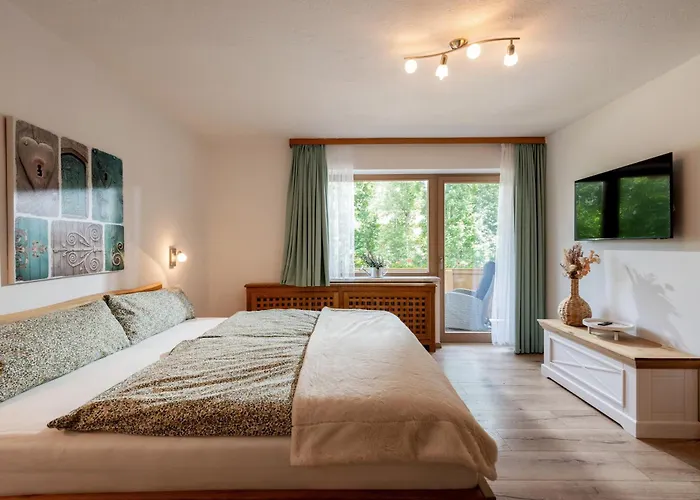 Frühstückspension Mirabelle 3*