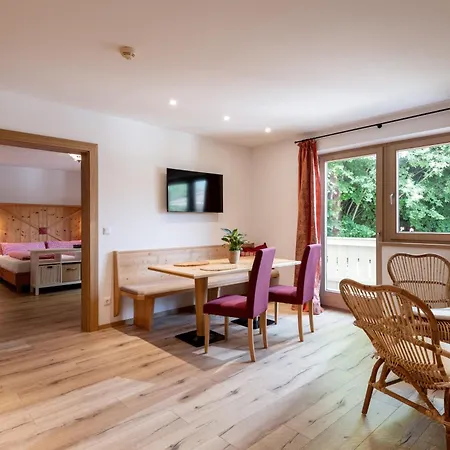 Mirabelle Элльмау